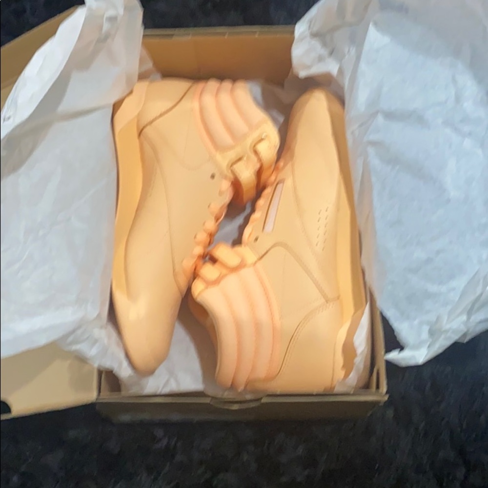 Desert glow / white hi top Reebok